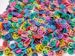 1000 st små smileys av mjuk lera, polymerlera för scrapbooking