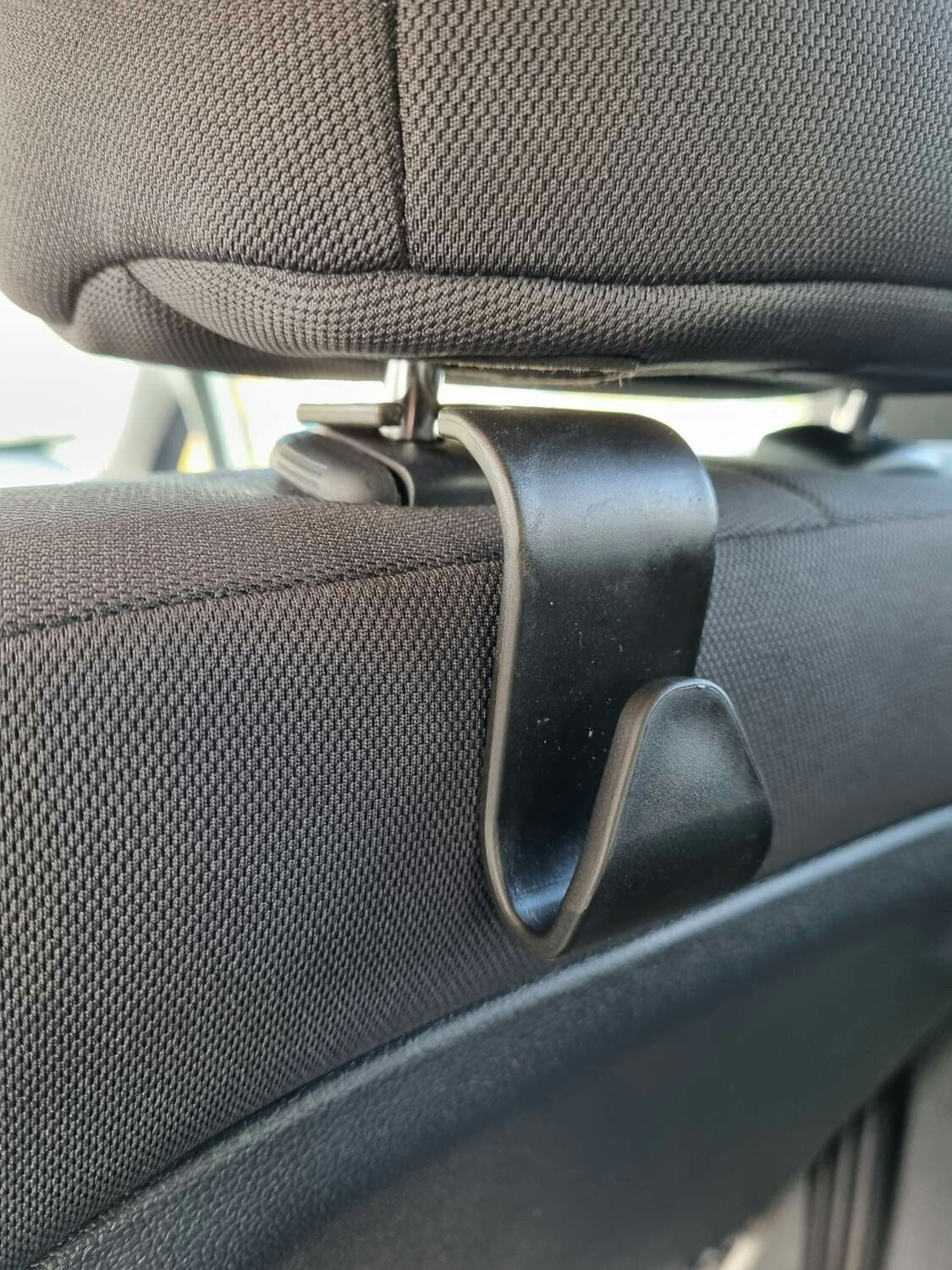 Krok till huvudstödet i bilen, universell krok (20 kg bärvikt)