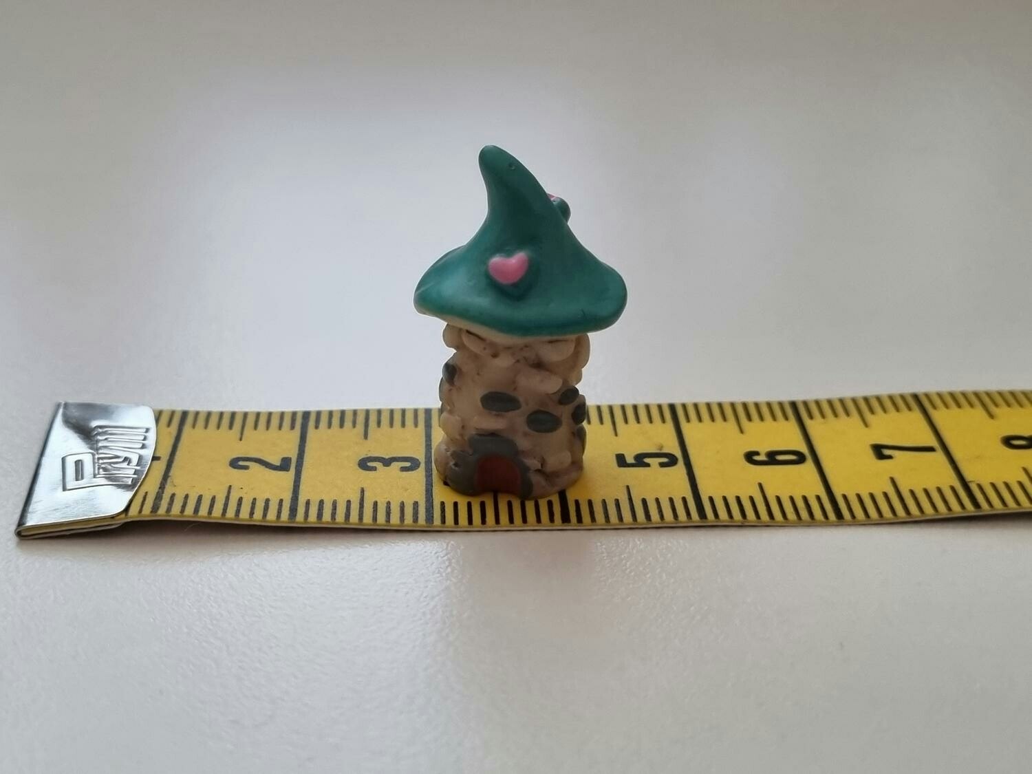 1 st miniträd, minigran miniatyr gran (2,5 x 1,5 cm)