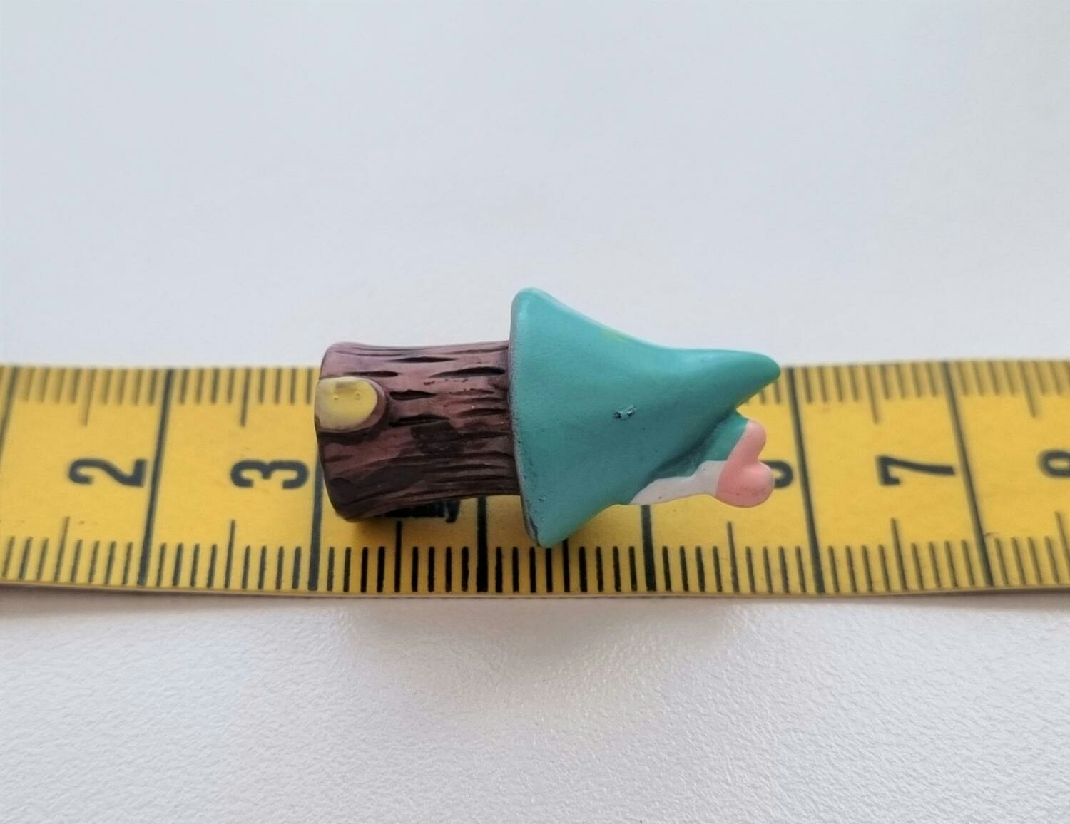 1 st minihus, minisvamp, svamphus miniatyr (2,7 x 1,4 cm)