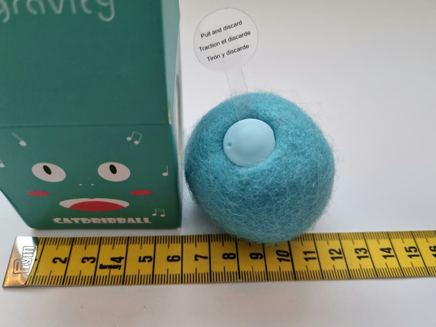 Interaktiv talande boll med grodljud - För katten, Fluffig blå boll