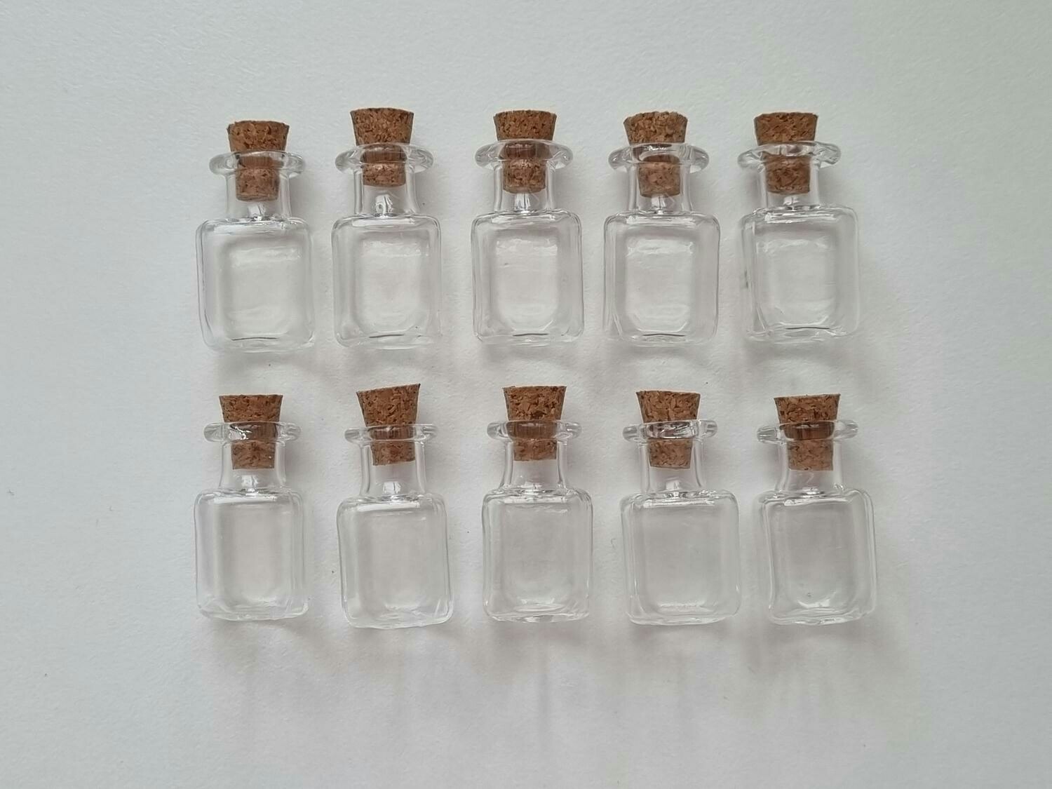 10 st små glasflaskor med kork, flaskor miniatyrer glasburkar (2,5 x 1,3 cm)