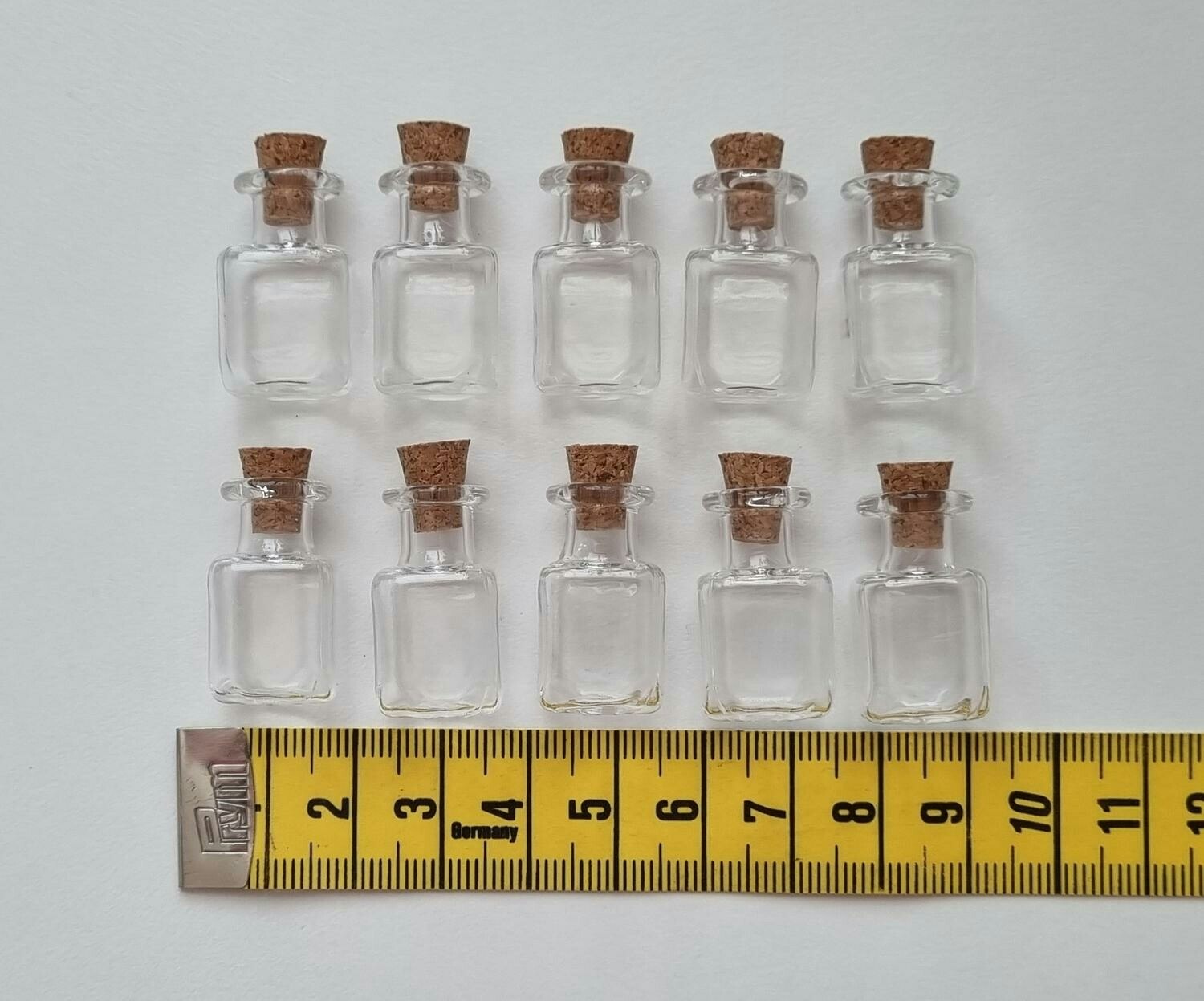 10 st små glasflaskor med kork, flaskor miniatyrer glasburkar (2,5 x 1,3 cm)