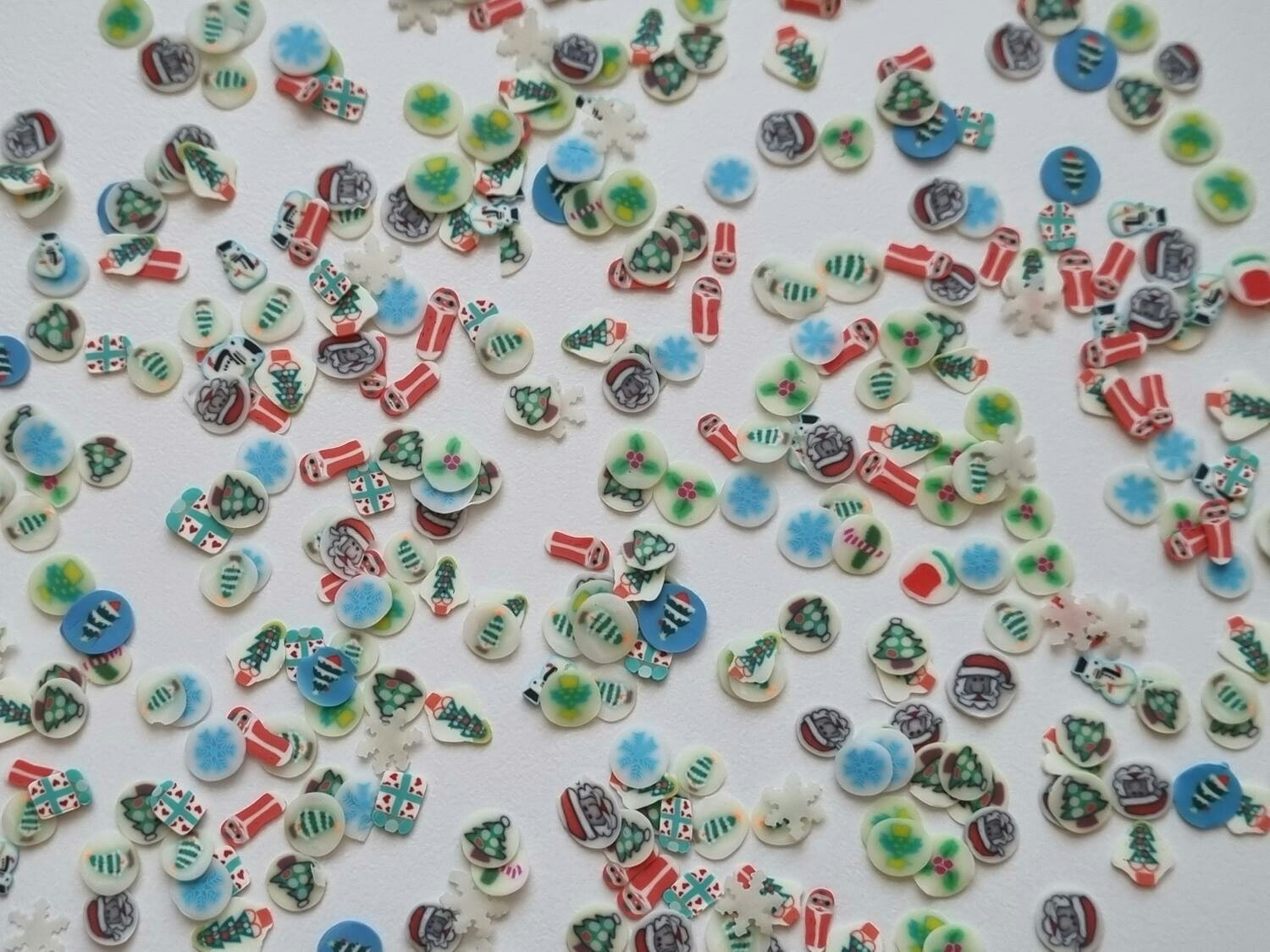 1000 st små skivor av mjuk lera, polymerlera för scrapbooking (jultema)