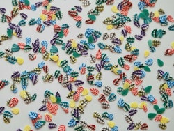 1000 st små löv av mjuk lera, polymerlera för scrapbooking