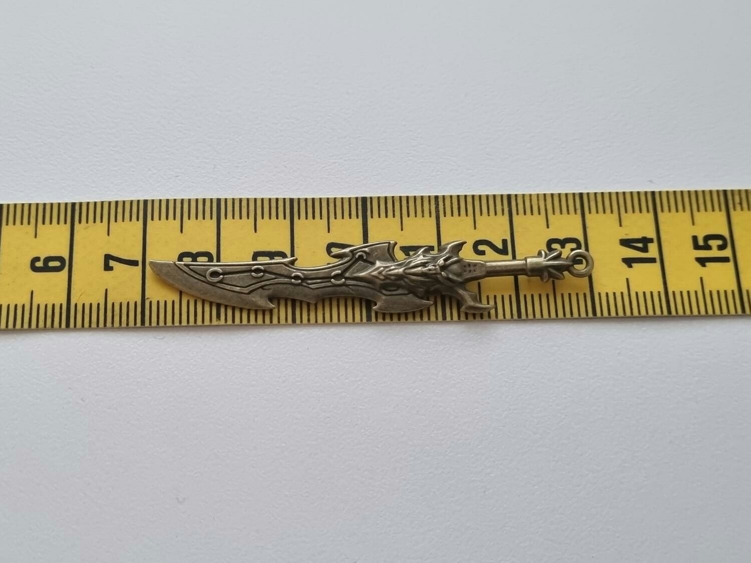 Miniatyr vapen, minivapen till dockskåp dockhus tittskåp