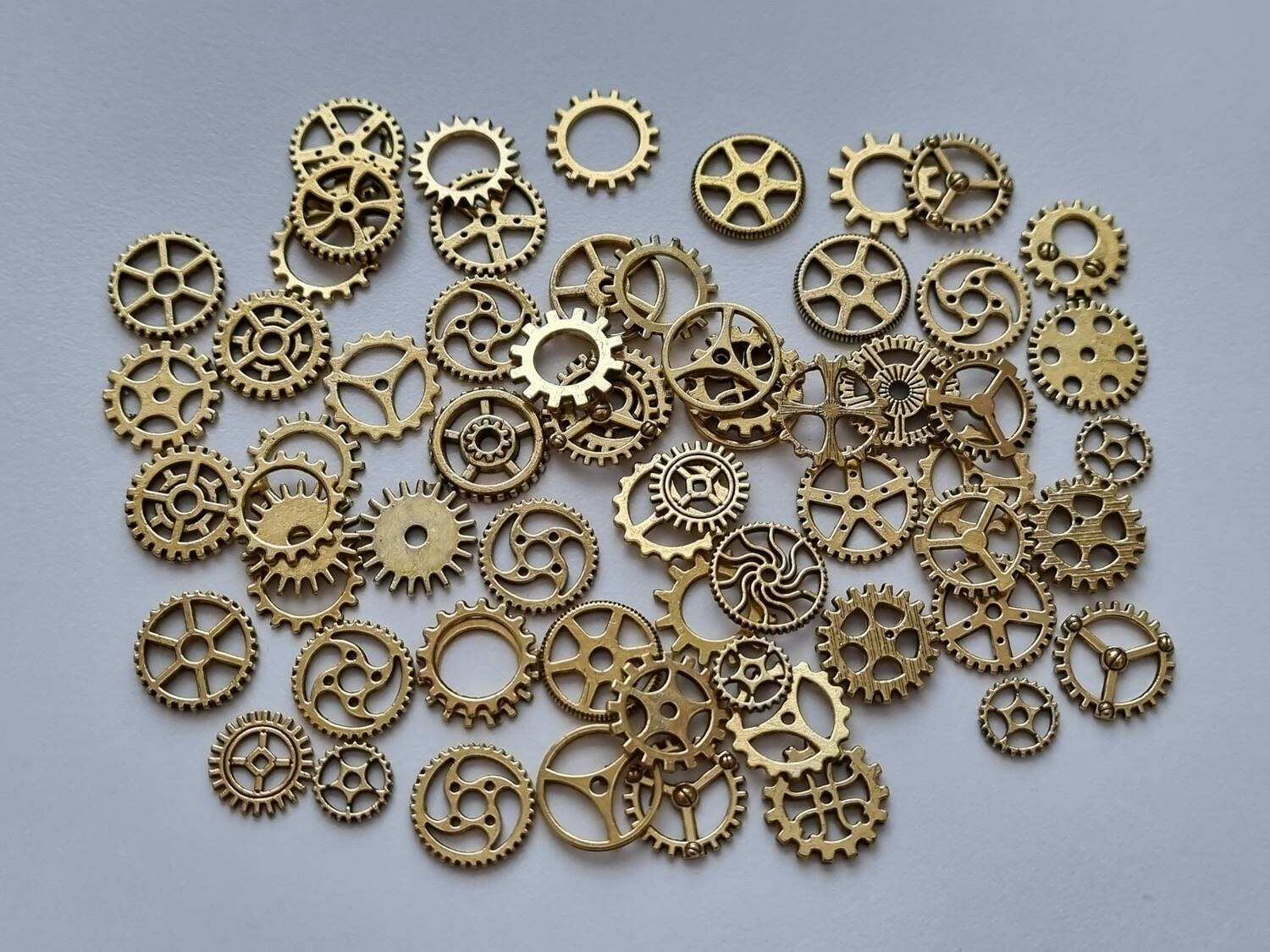 50 st kugghjul i steampunk, kuggar, gears minikugghjul (antikguldfärgade)