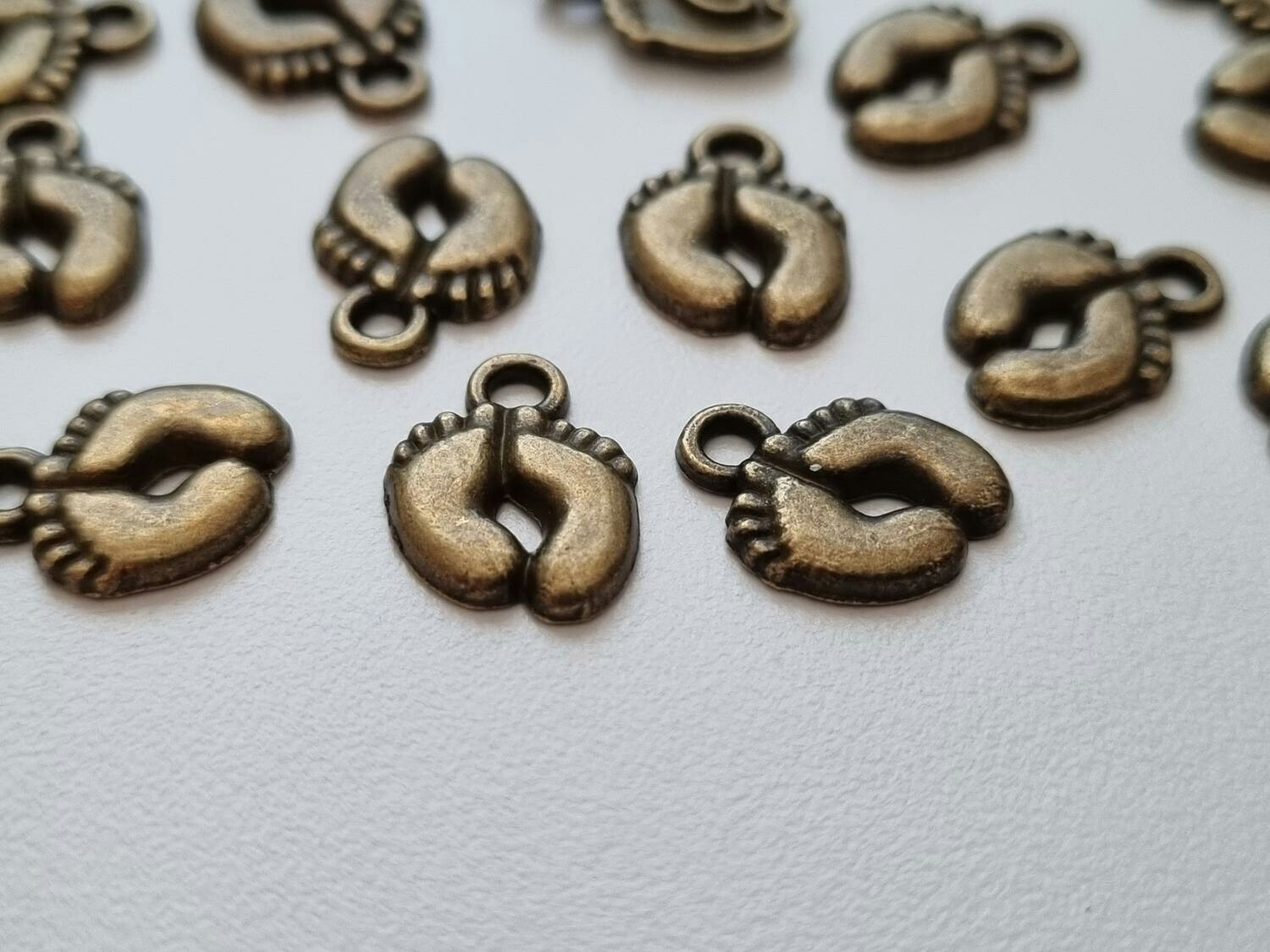 2 st Berlocker Charms Fötter (Bronsfärgade)