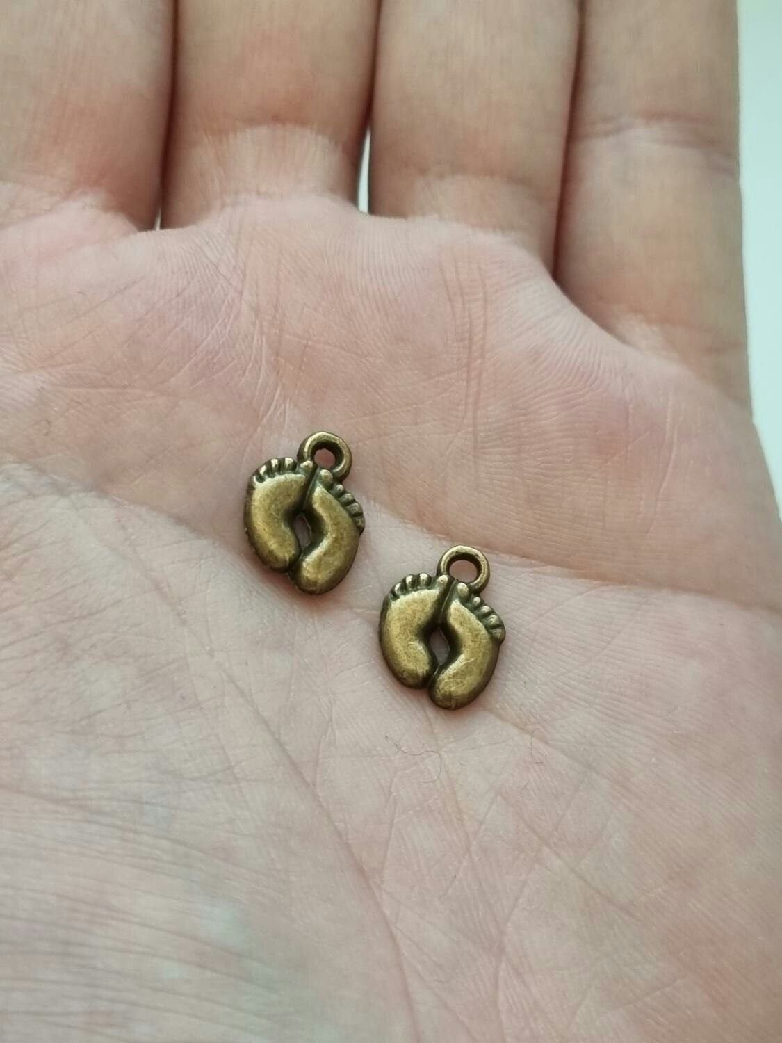 2 st Berlocker Charms Fötter (Bronsfärgade)