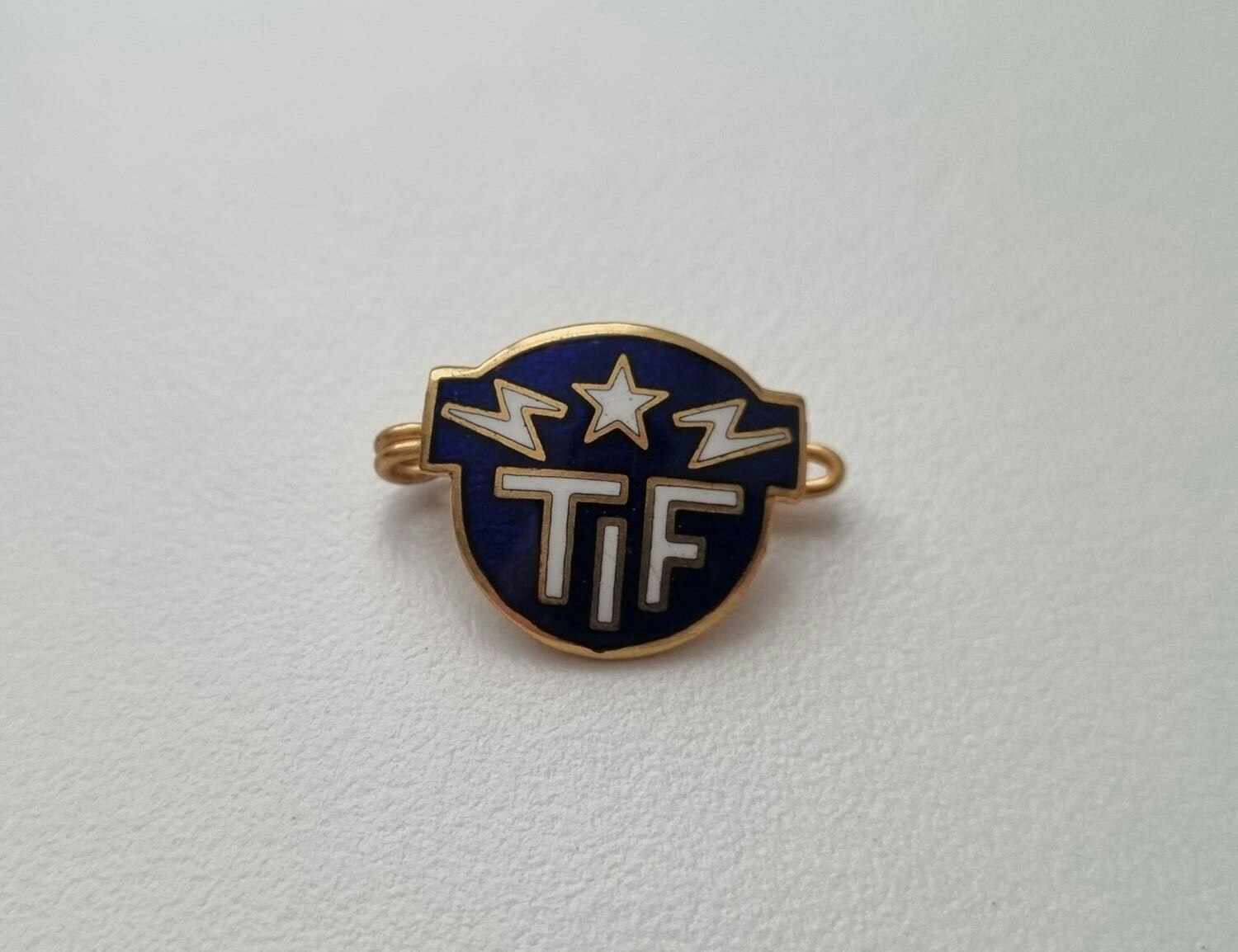 TIF. Pin / nålmärke