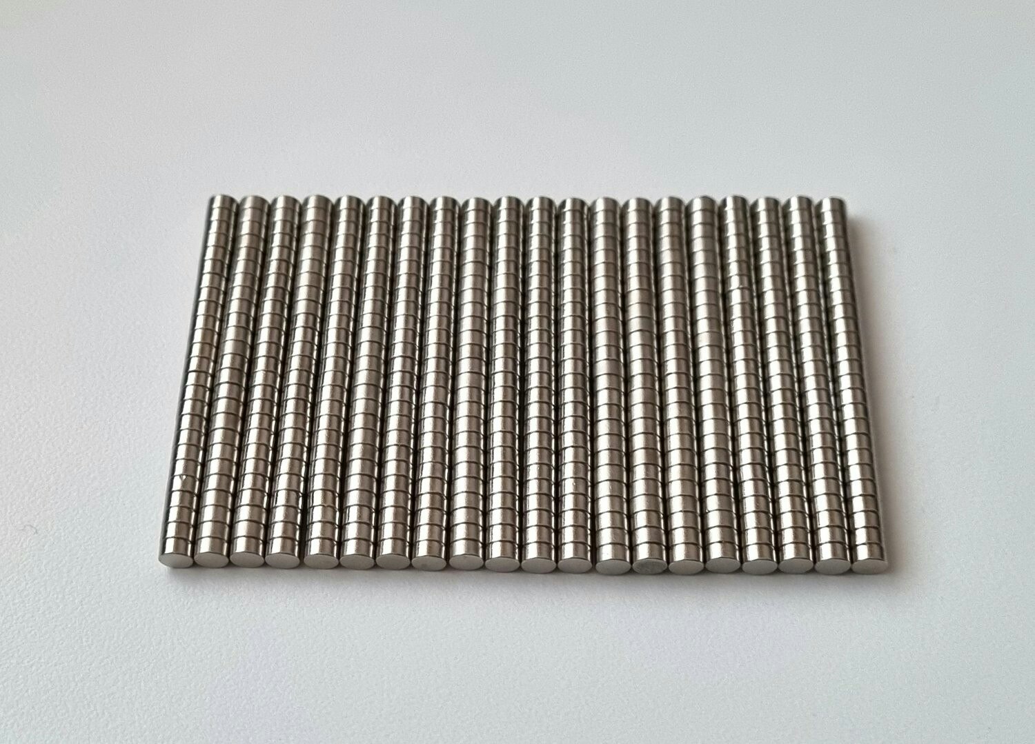 500 st Neodymium magneter (4x2 mm) runda magneter