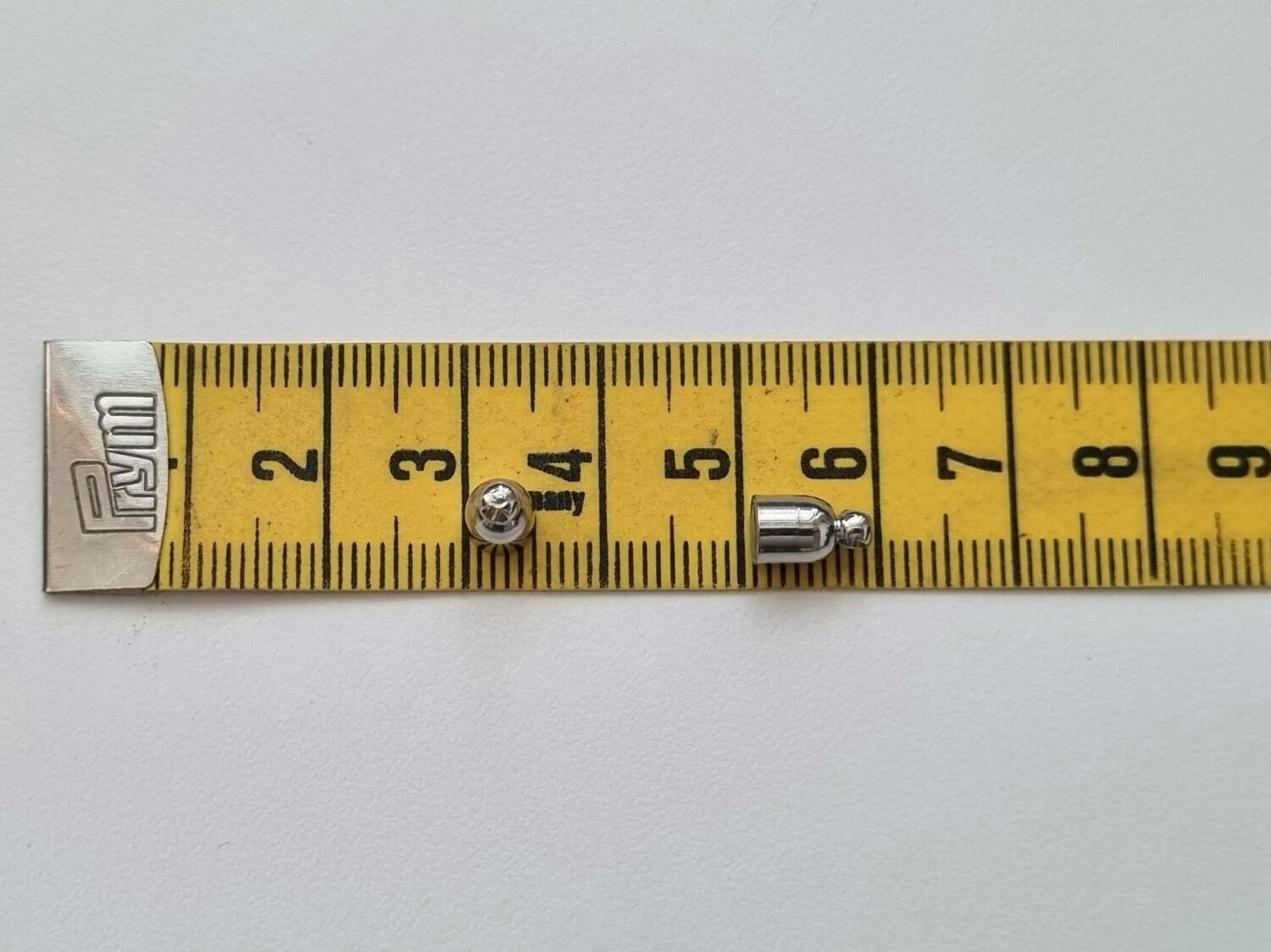 2 st magnetiska spännen / connectors (silverfärgade)
