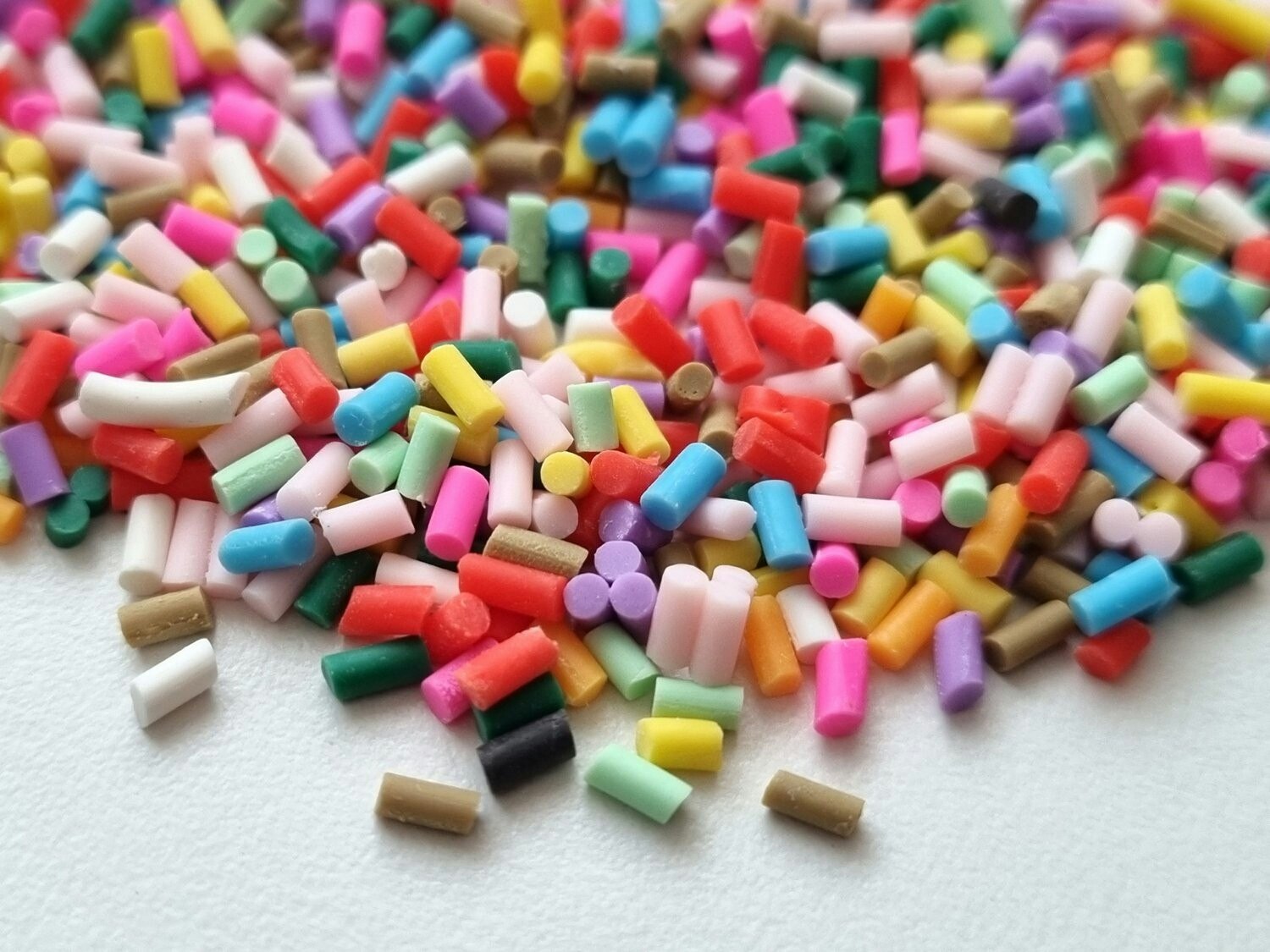 1000 st små strössel av mjuk lera, polymerlera för scrapbooking