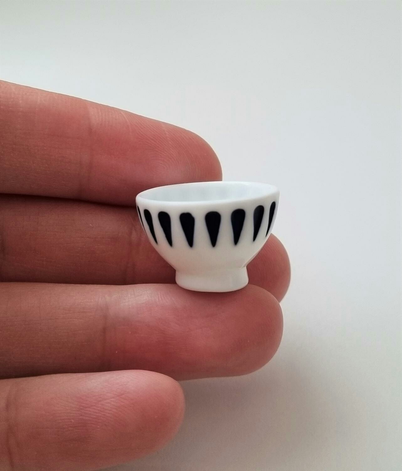 Miniatyrskål, miniskål, skål för dockhus / tittskåp med mera