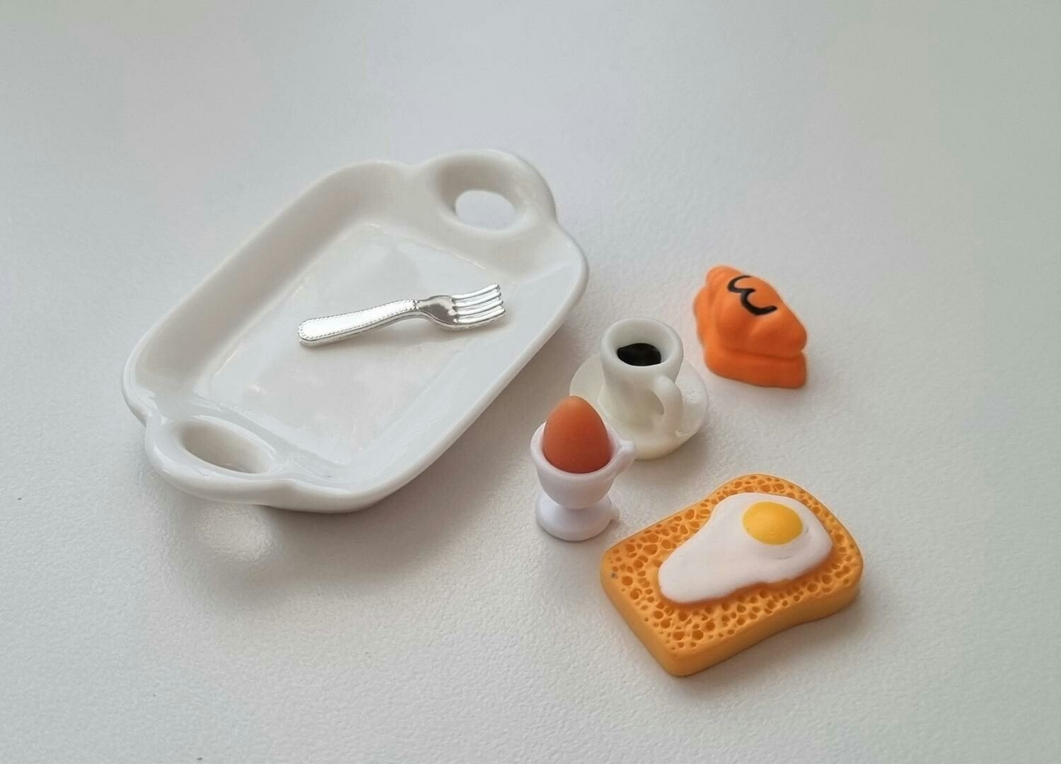 1 st frukostbricka (7 delar) Miniatyrer till dockskåp, tittskåp