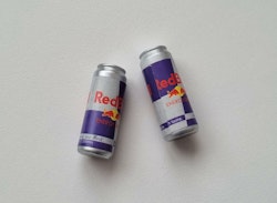 2 st Burkar miniatyr, miniburkar, dockskåp, tittskåp (Red bull)