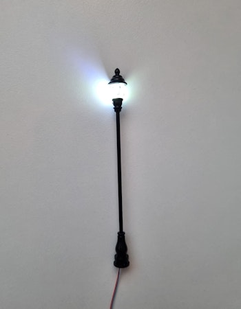 Lampa, gatulampa, miniatyrlampa (LED) För dockhus