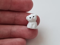 Söt liten hund, miniatyr (1,5 cm hög)
