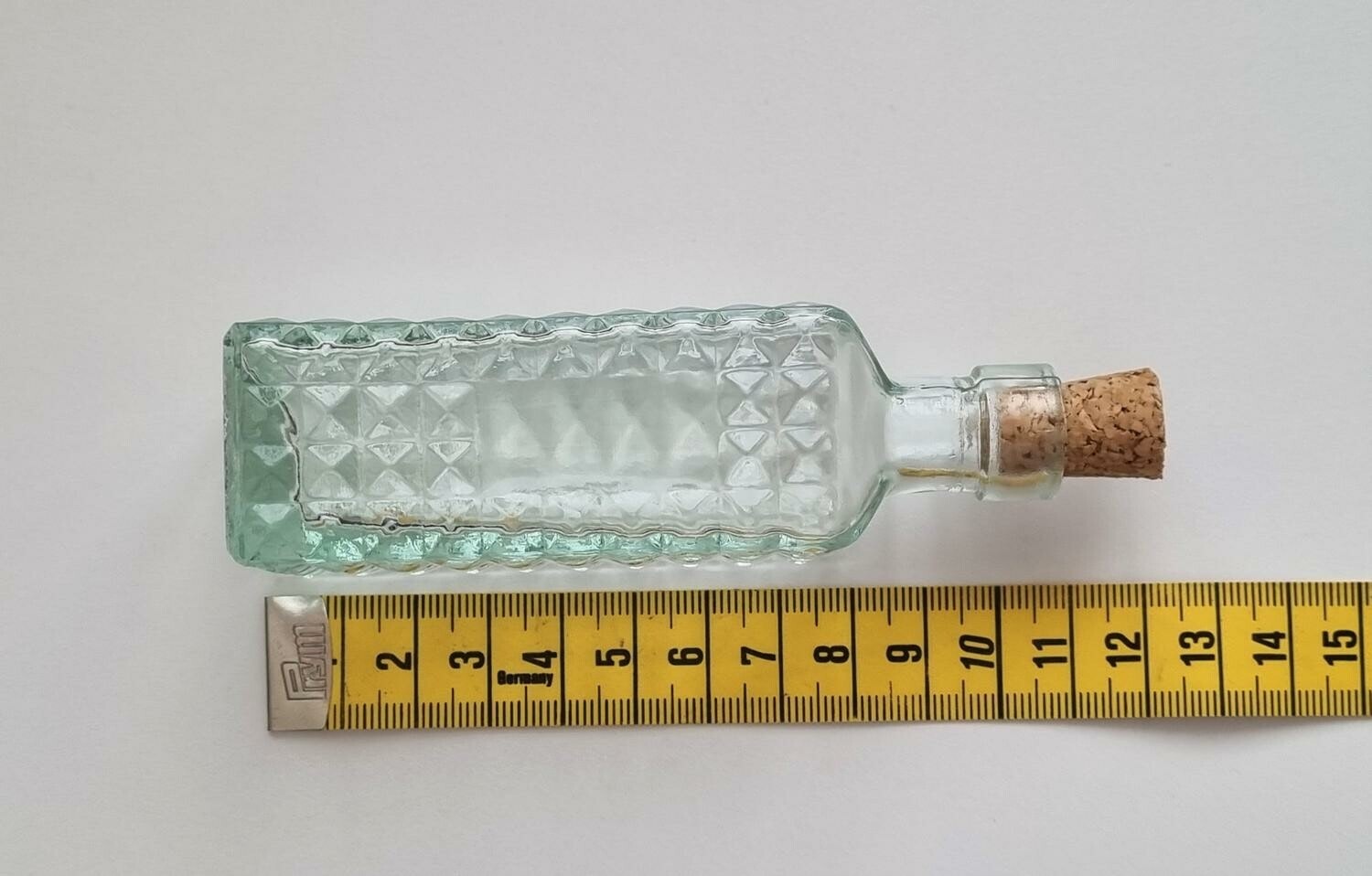 1 st Glasflaska med kork (10,6 x 3 cm, 83 gram)