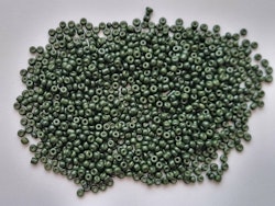 1000 små pärlor, fröpärlor, glaspärlor (2 mm) - Militärgrön