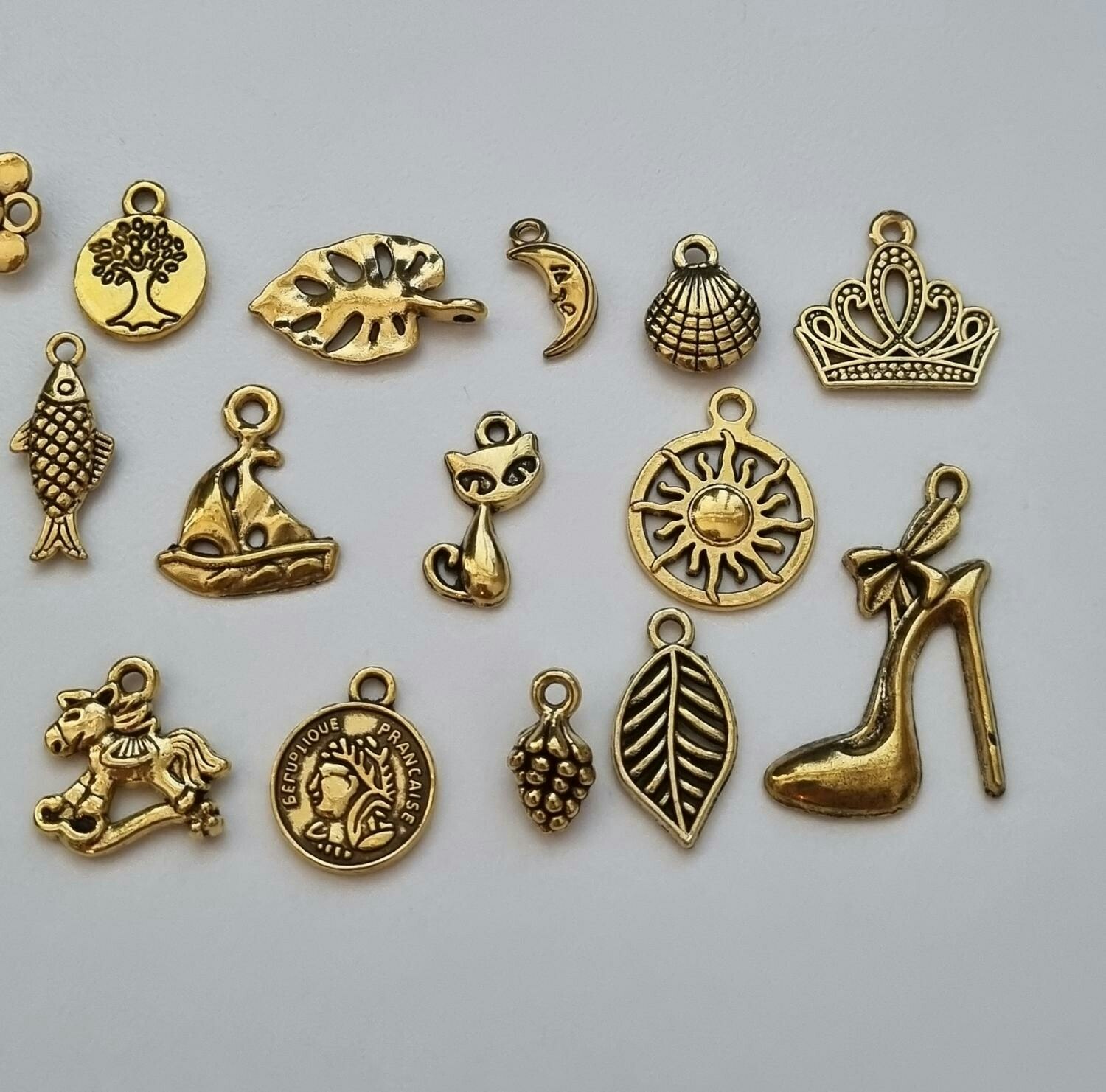 20 st guldfärgade Berlocker Charms Hängen för smyckestillverkning