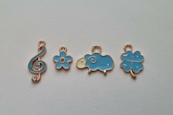 4 st blå Berlocker Charms (får, fyrklöver, blomma och not)