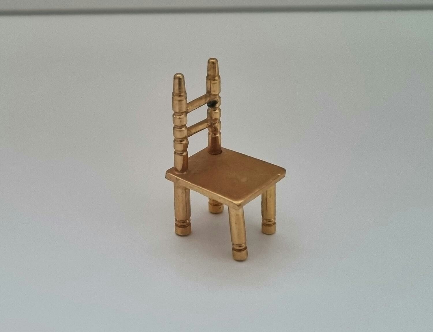 Stol, miniatyrstol. Miniatyr till dockhus, dockskåp / tittskåp med mera