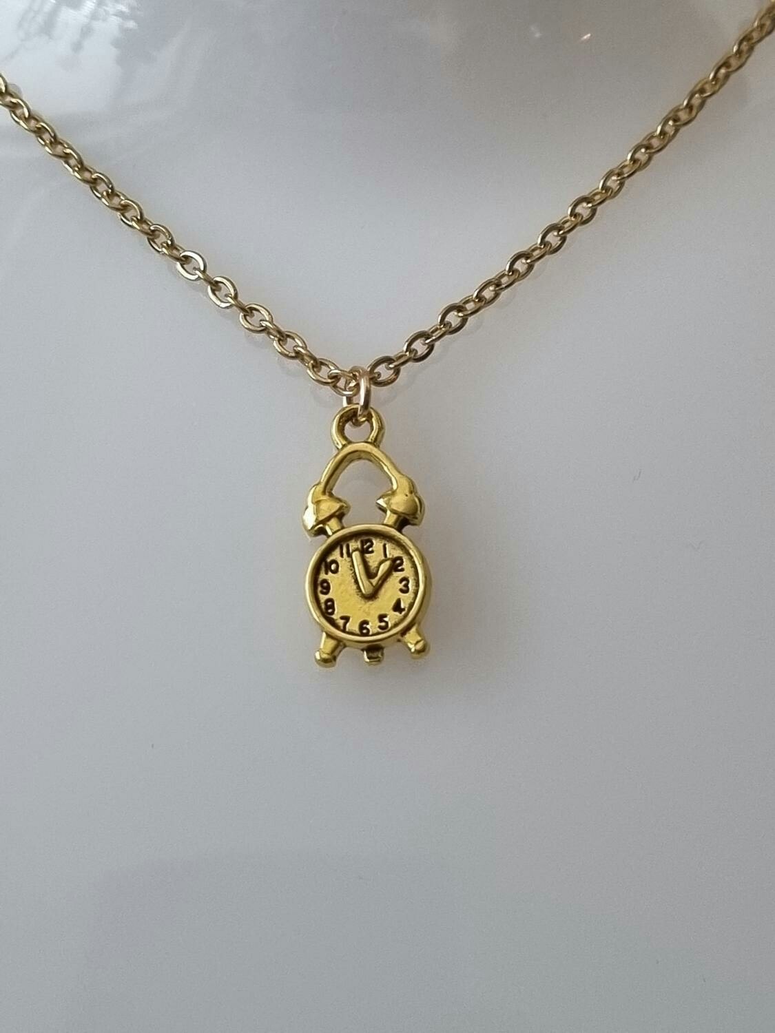Halsband med klockberlock i steampunk (50 cm långt halsband)