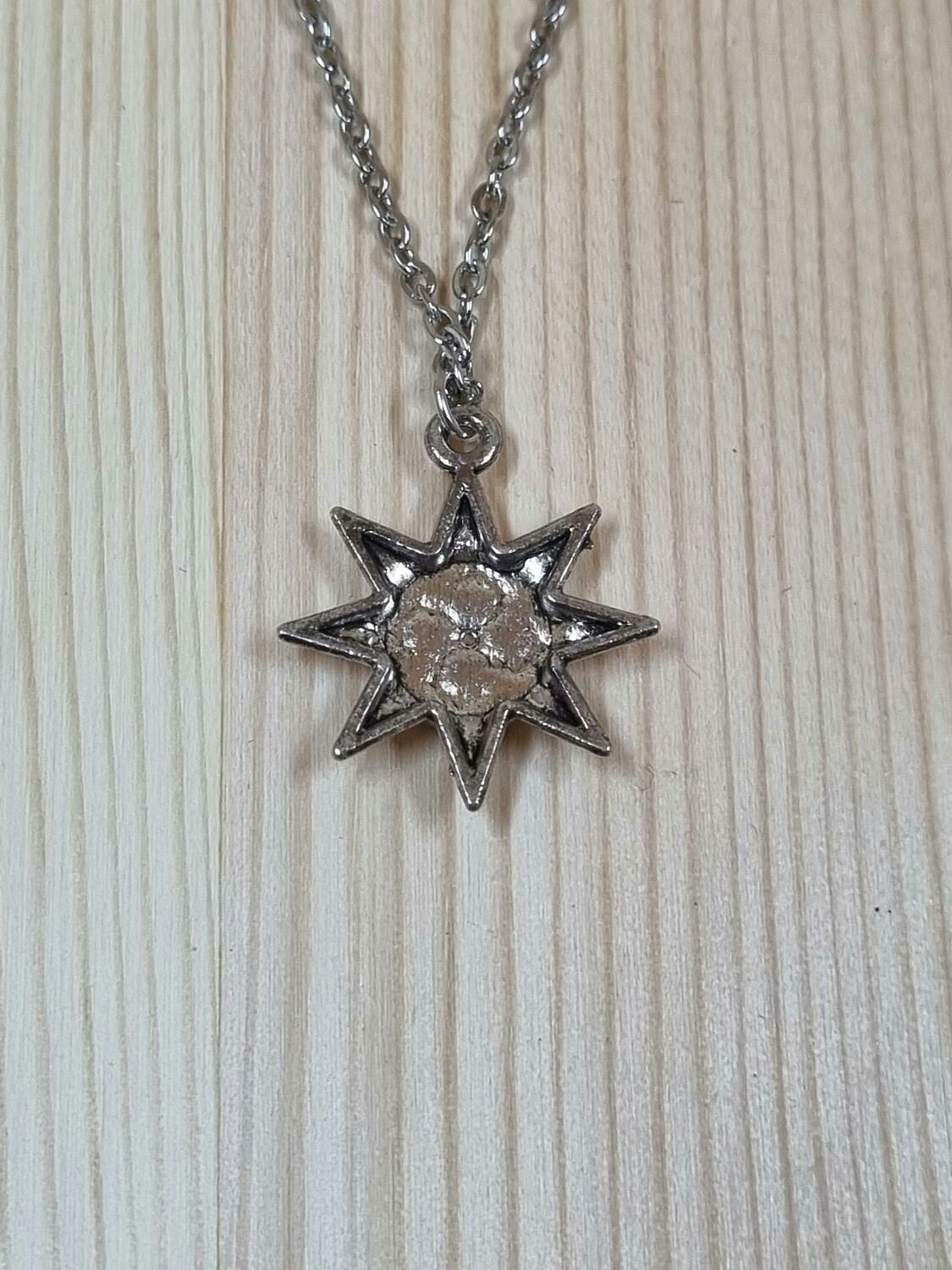 Halsband (55 cm) i rostfritt stål med söt berlock - Stjärna