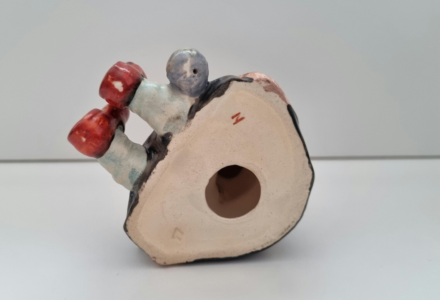 Goebel Hummel figurin - Flicka som fördriver tiden