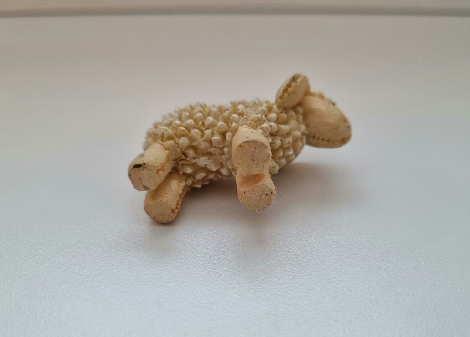 Ståendes litet får, miniatyr figurin (cremefärgat)