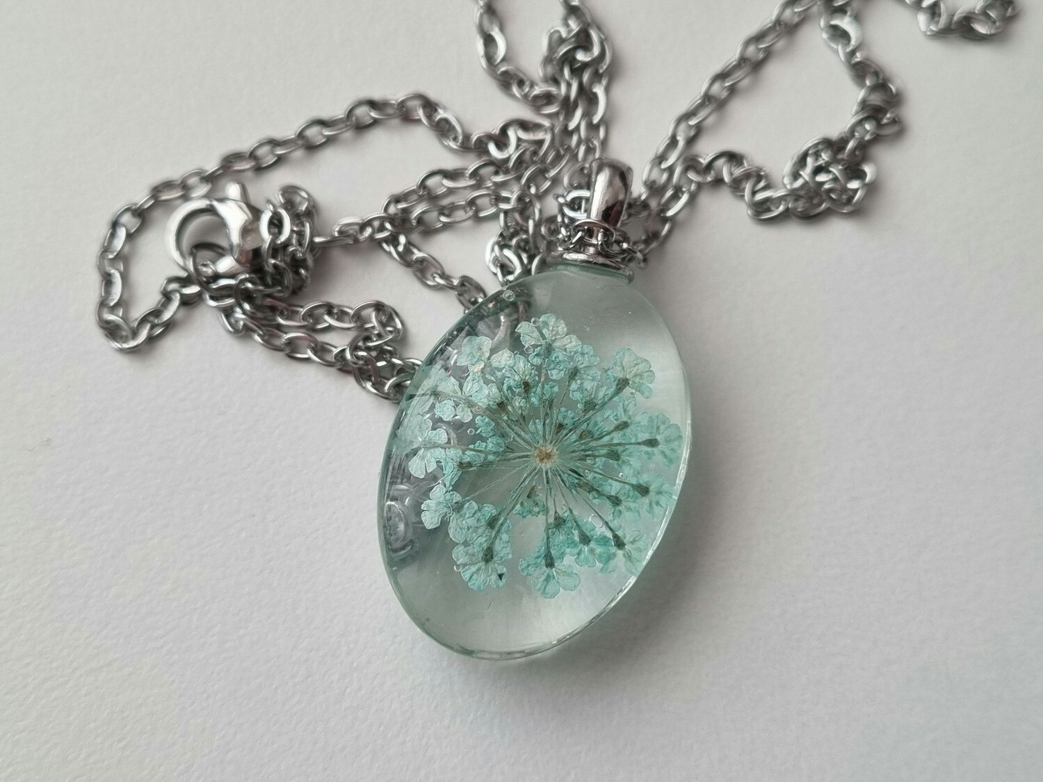 Halsband med oval glasberlock (turkos)