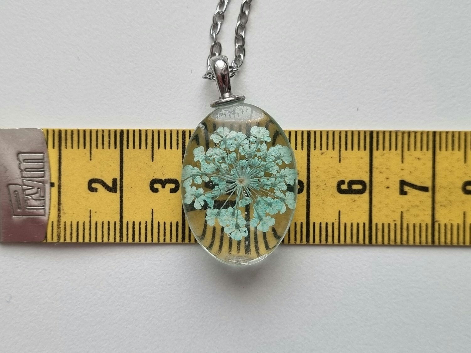 Halsband med oval glasberlock (turkos)