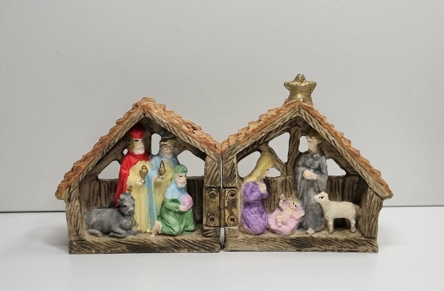 Miniatyrhus, minihus / julkrubba - Öppningsbart (hus nr 111)