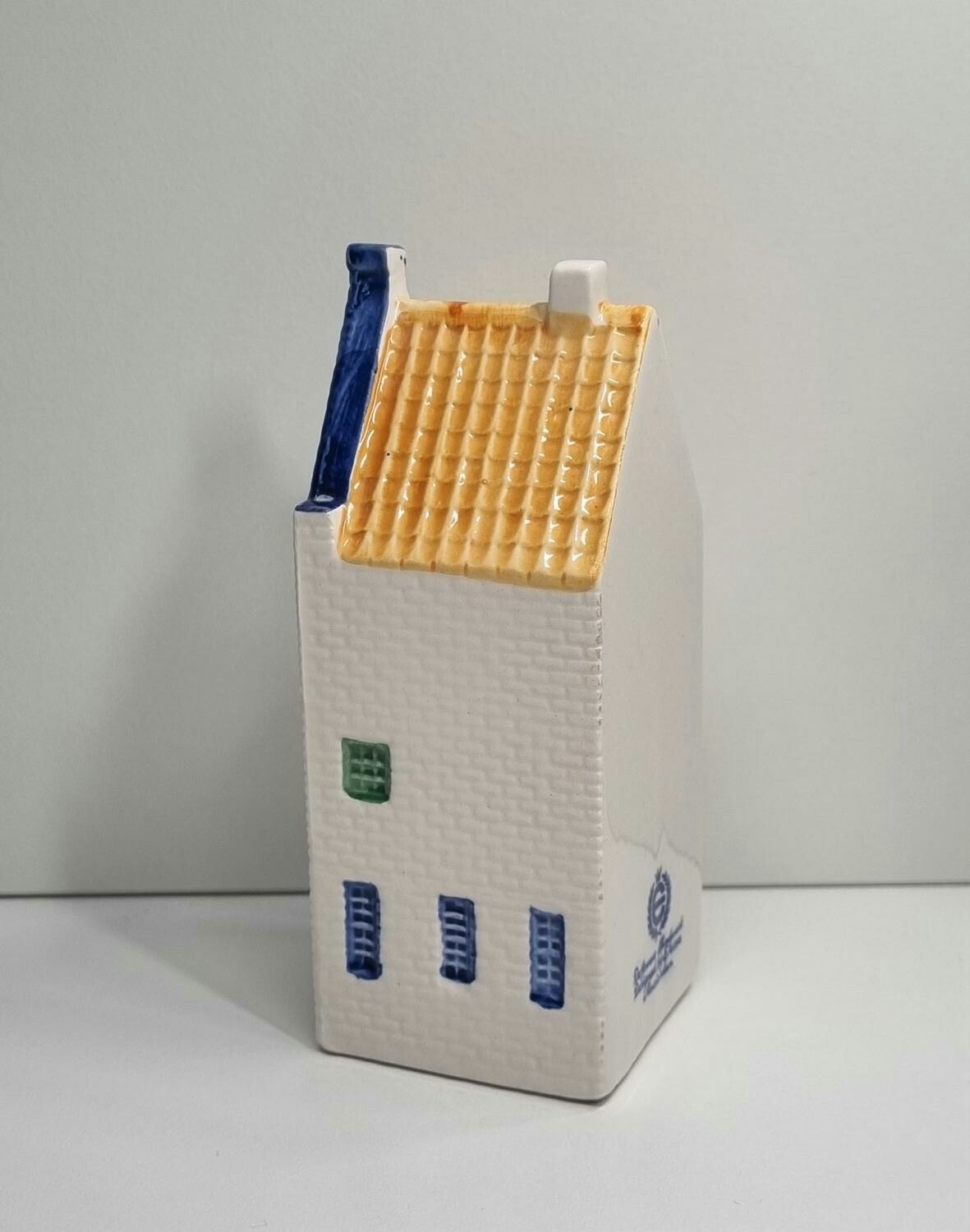 Miniatyrhus, minihus - Delftware Handwork Designed by Elesva (hus nr 8)