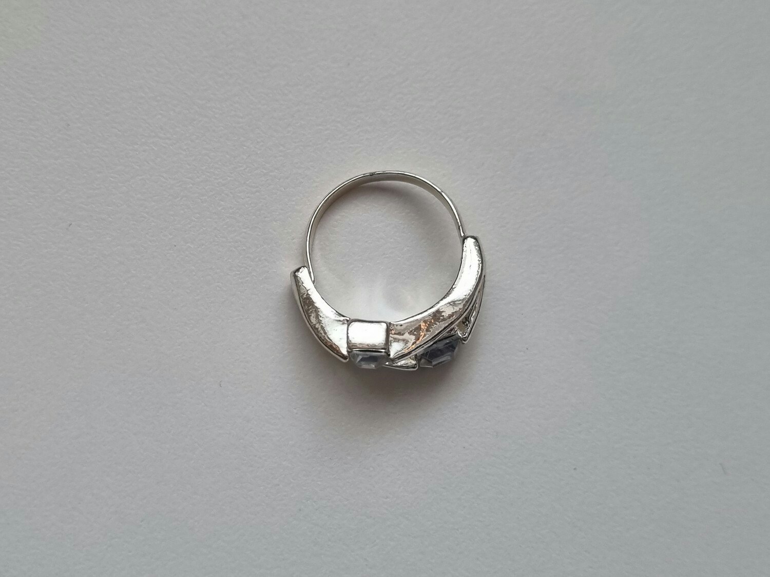 Ring med två stenar