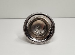 Silverfärgad liten bjällra