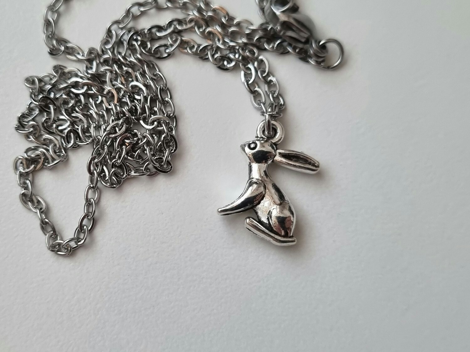 Halsband med kanin / kaninberlock