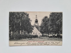 Vykort Folksamling utanför Leksands Kyrka en söndagsmorgon, 1903