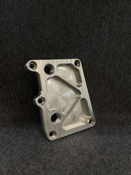 M104 Billet Vevhus Adapter