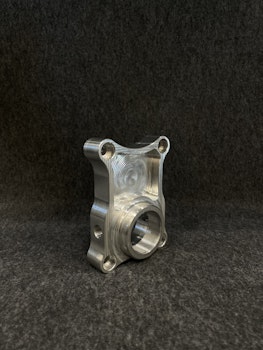 M104 Billet Vattenpump Adapter