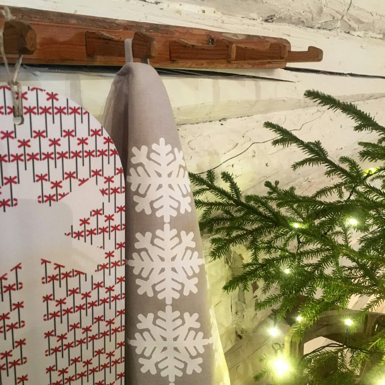 Kopia LEDKRYSS skärbräda/grytunderlägg