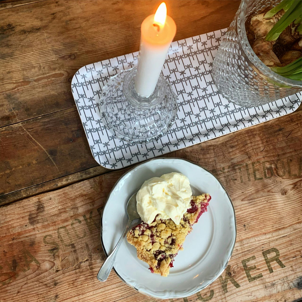 LEDKRYSS avlång frukostfikabricka