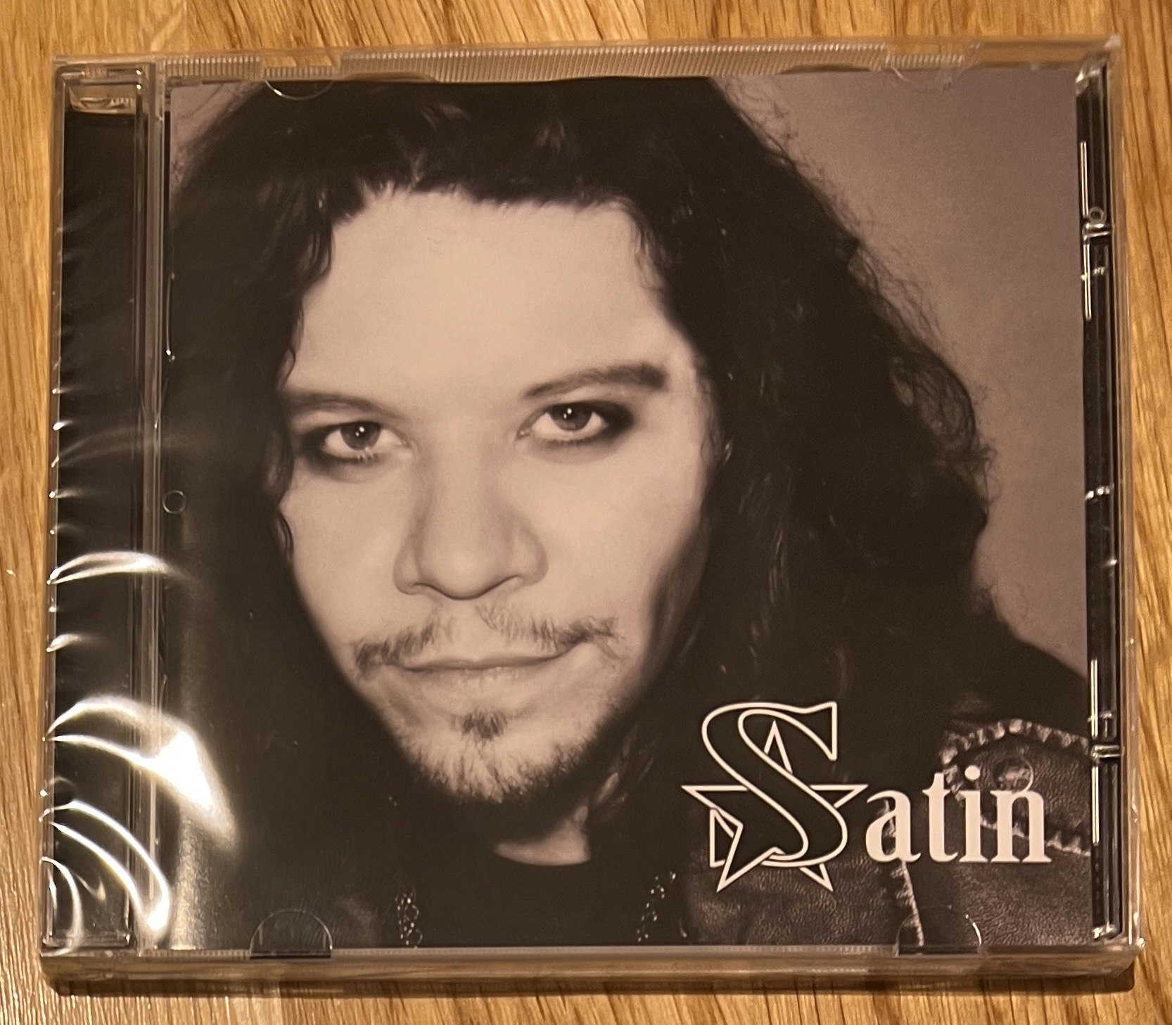 SATIN Reissue 2023 med 2 bonus låter CD