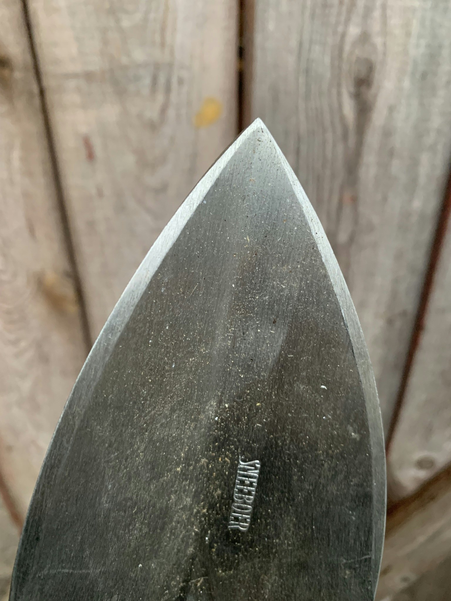 Planteringsspade som håller