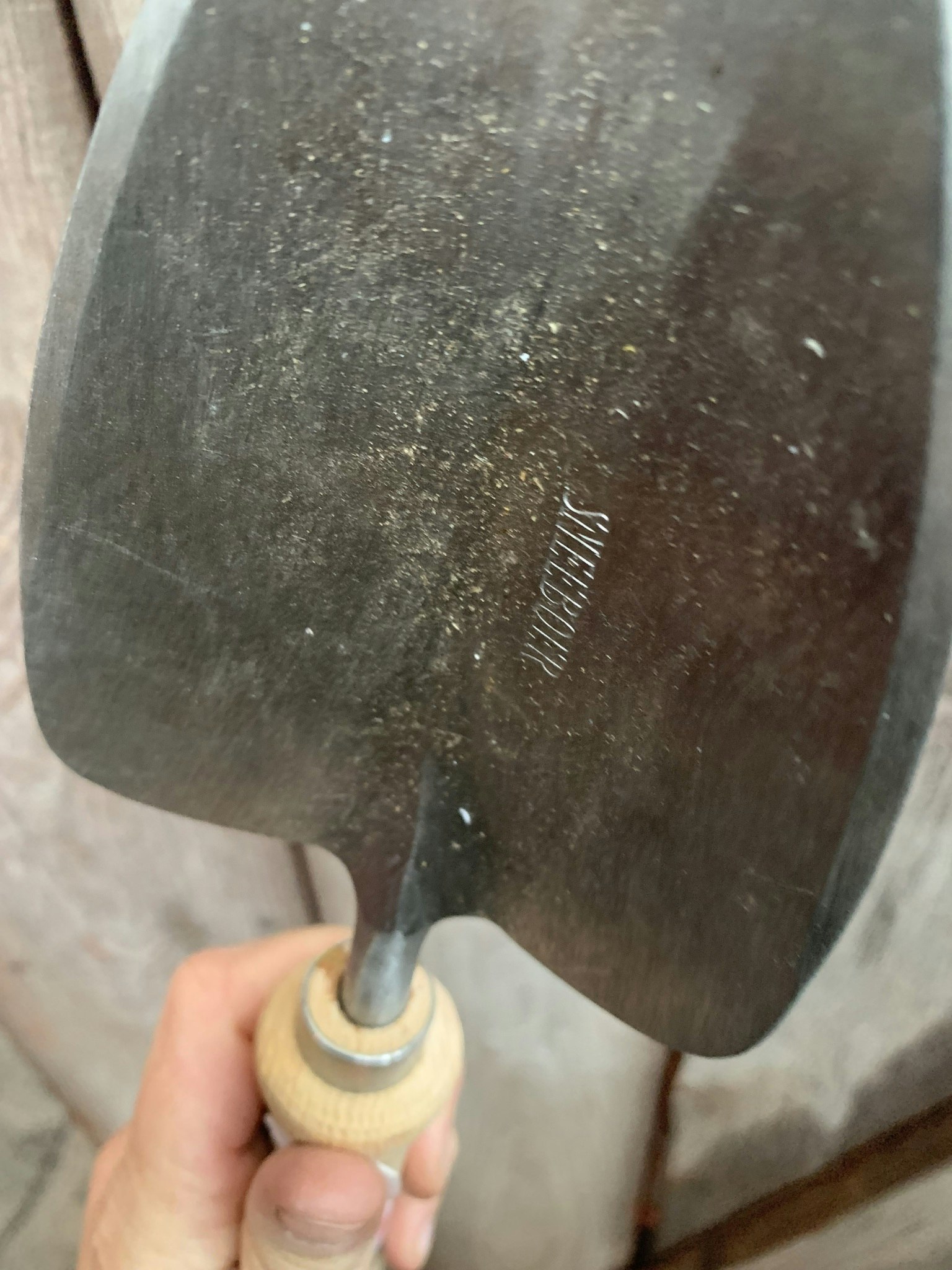 Planteringsspade som håller