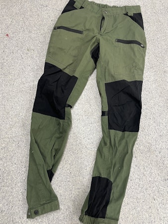 Second hand: Outdoorbyxor strl S