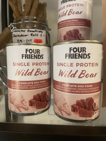 Four friends Wild boar burkmat