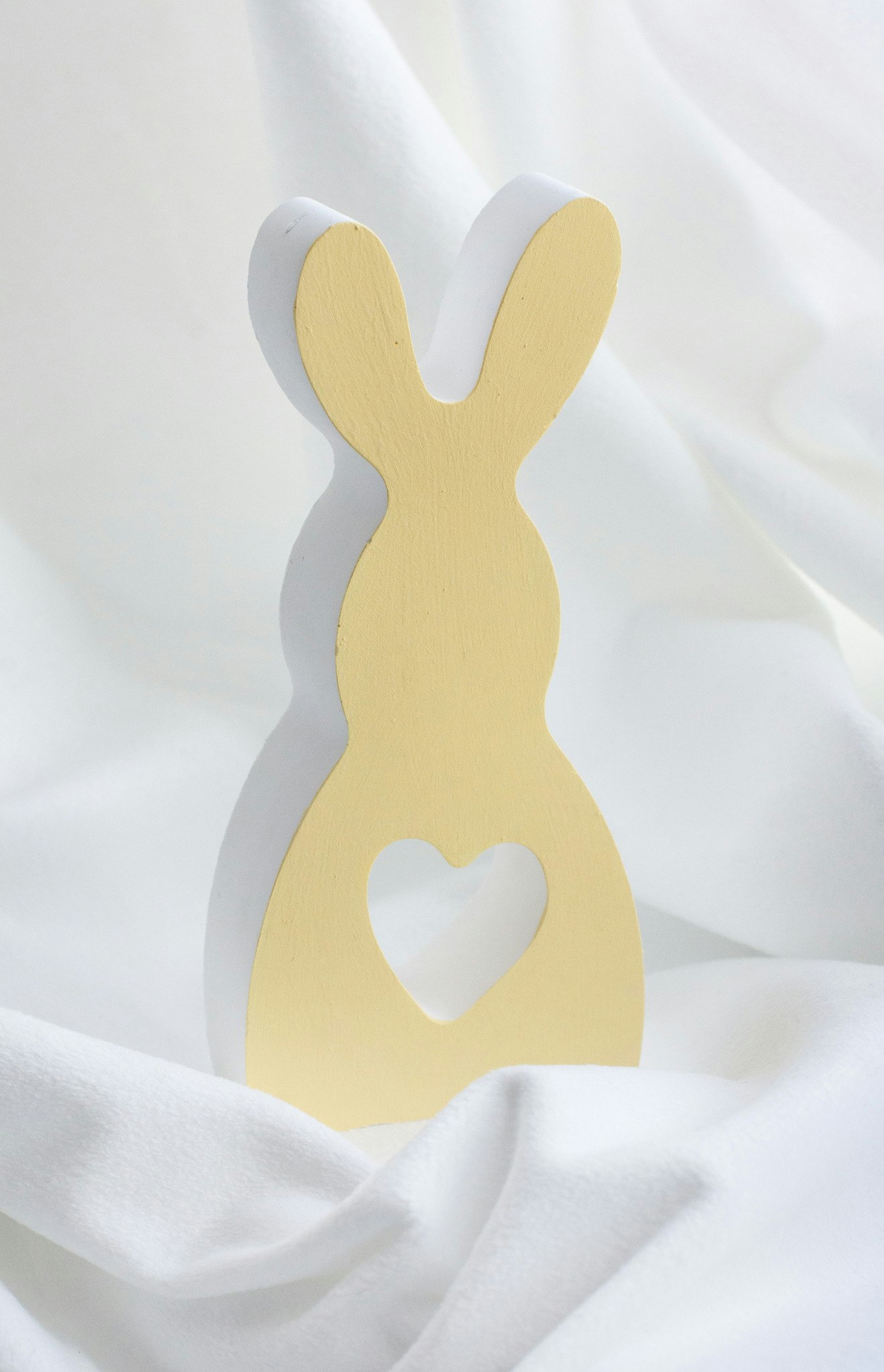 Dekoration - Gul kanin med hjärta M