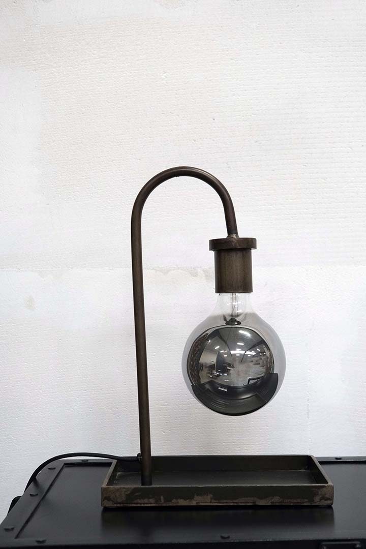 Bordslampa i järn, 35cm